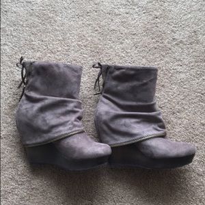 Not Rated booties excellent shape!